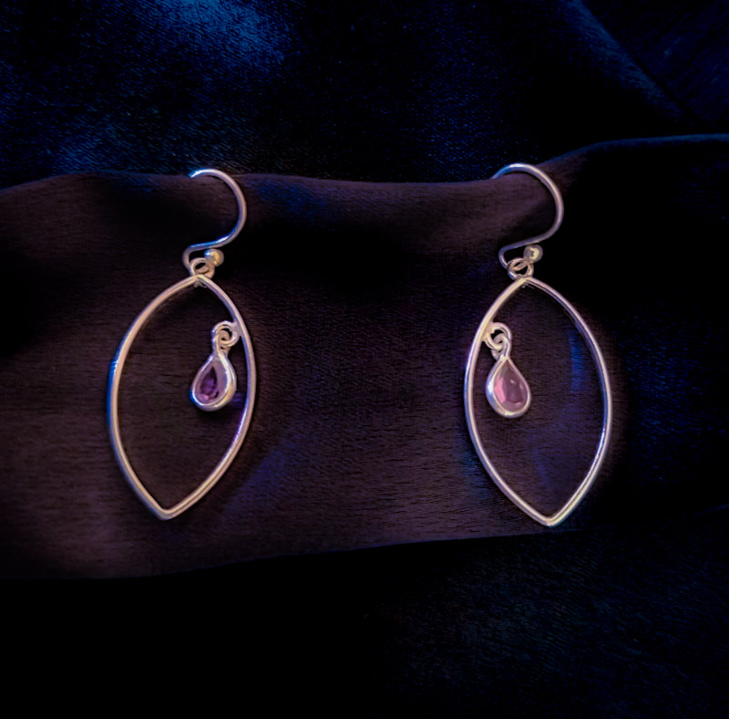 Twaksati 92.5% Pure Silver Mystic Drop eye (V) with purple Amethyst