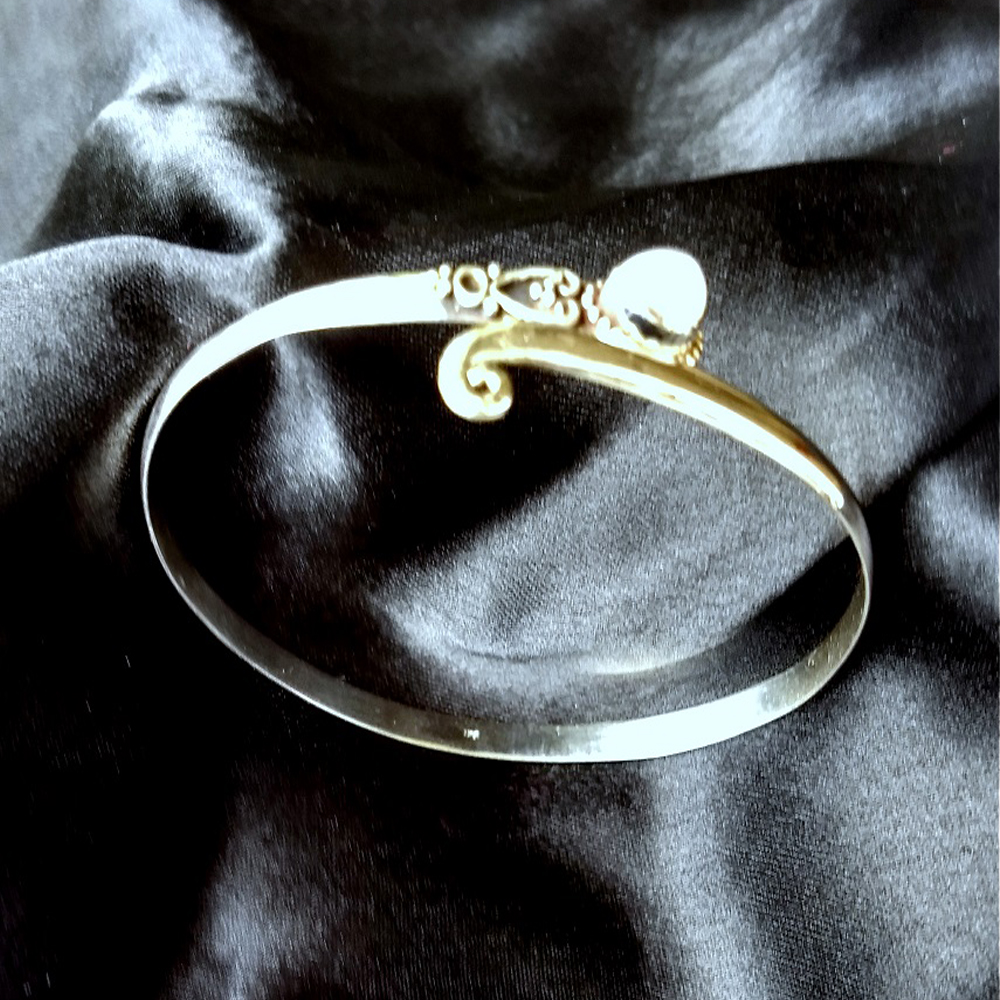 Twaksati Silver Hand piece with Moonstone(Bracelet)