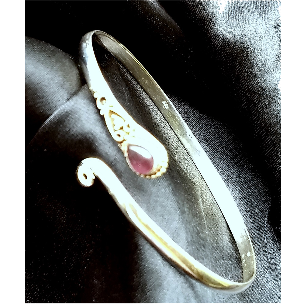 Twaksati Silver Handpiece with Purple Amethyst (Bracelet)